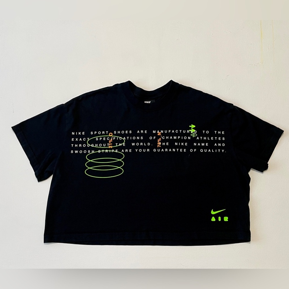 Nike Air Cropped Graphic Tee